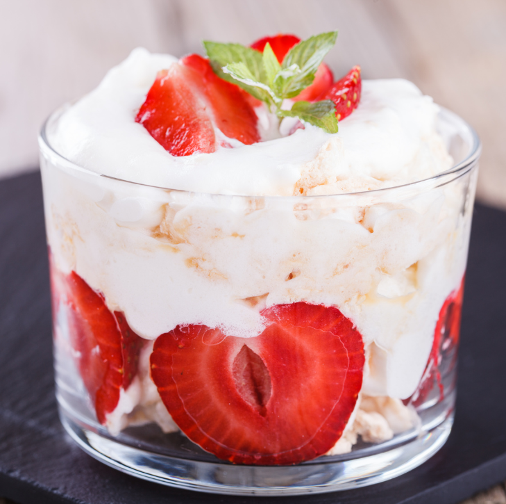 Skinny Frozen Eton Mess – TwoChicks UK